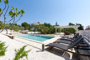 Villa Donna - holiday house for relaxation with pool, sauna, jacuzzi & biliards, Ližnjan - Istra